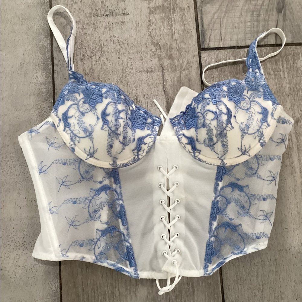 Glassons White and Blue Lace Bustier size 6like new #27-28 - Picture 1 of 4